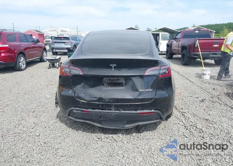 2022 Tesla Model Y Performance Dual Motor All-Wheel Drive z USA, uszkodzony, nr VIN 7SAYGDEF5NF546680